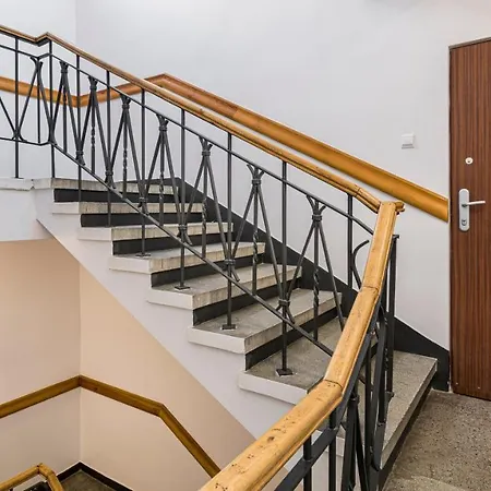 Maya's Flats & Resorts - Old Town Mariacka Apartment *